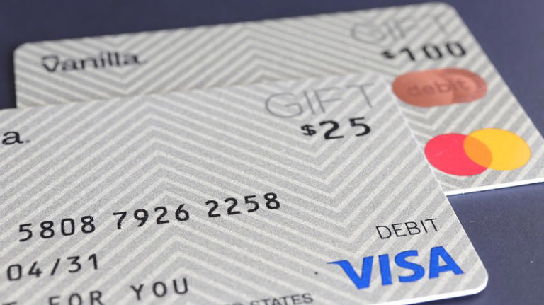 how to add visa gift cards on amazon